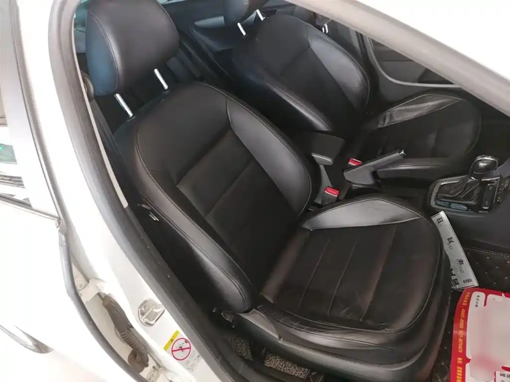 Volkswagen Lavida 2013 Facelift Classic 1.6L Automatic Comfort фото 25