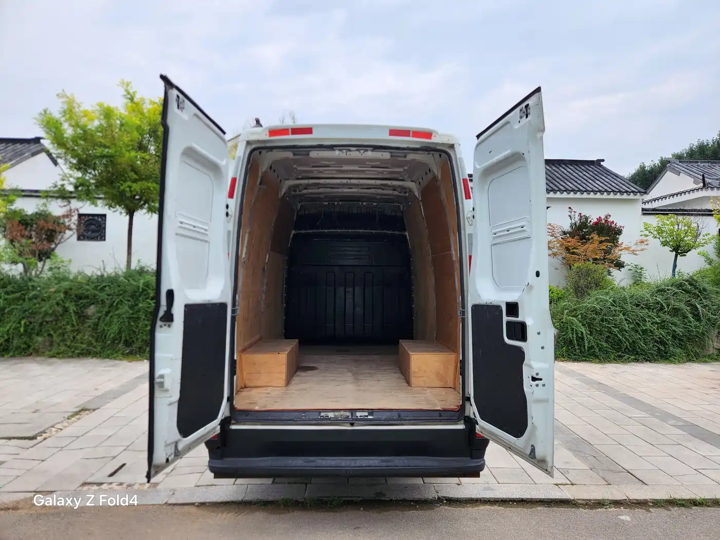 Iveco Daily 2019 2020 3.0T Manual Yunrui Manual Door Long Wheelbase Short Overhang High Roof F1C