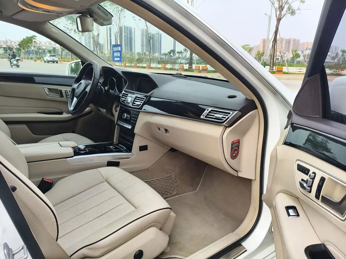 Mercedes-Benz E-Class 2015 E 260 L Sport фото 9