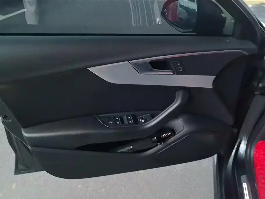 Audi A4L 2020 40 TFSI Fashion Dynamic Edition фото 7