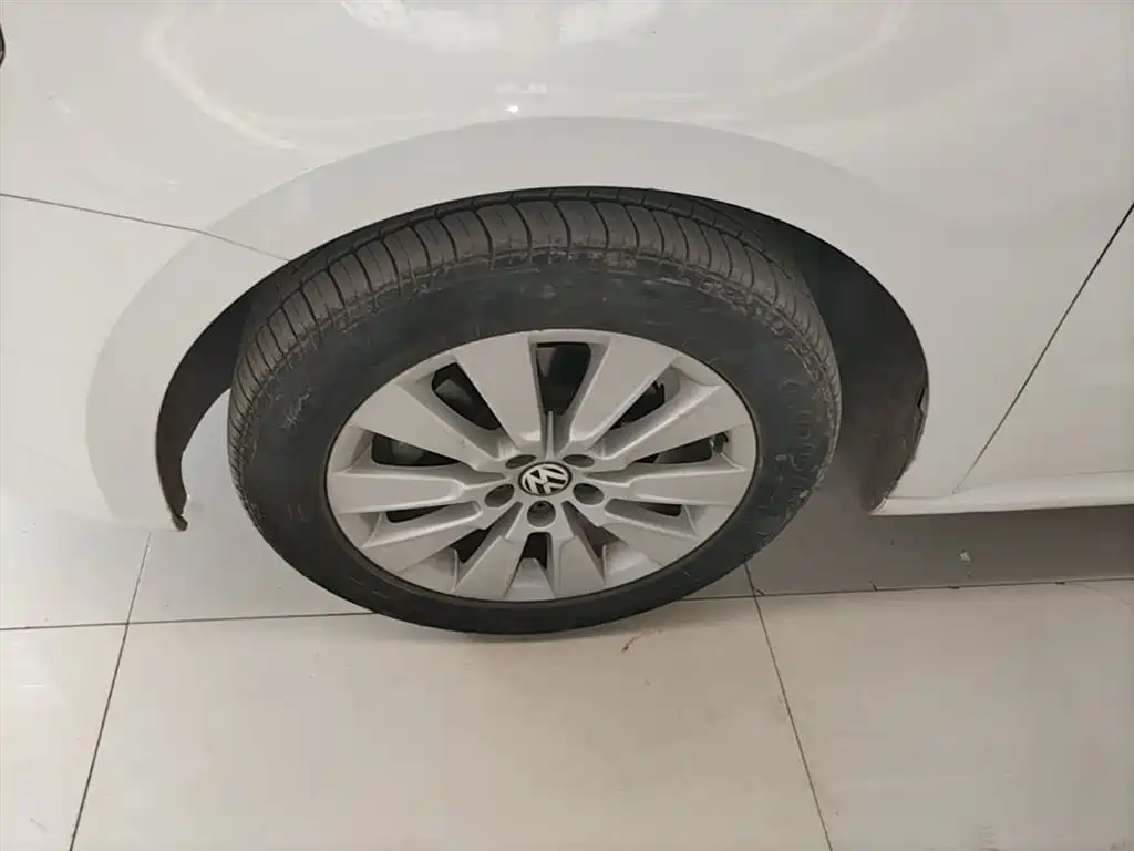 Volkswagen Lavida 2013 Facelift Classic 1.6L Automatic Comfort фото 23