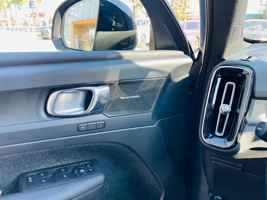 VOLVO XC40 NEW ENERGY