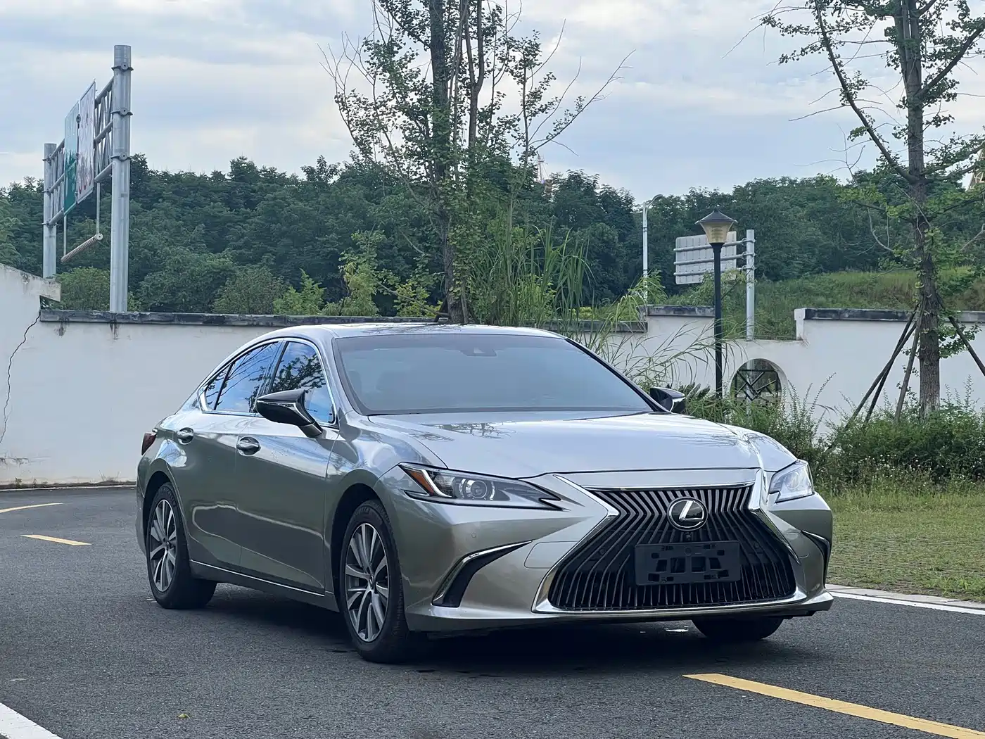 Фото 3 - Lexus ES