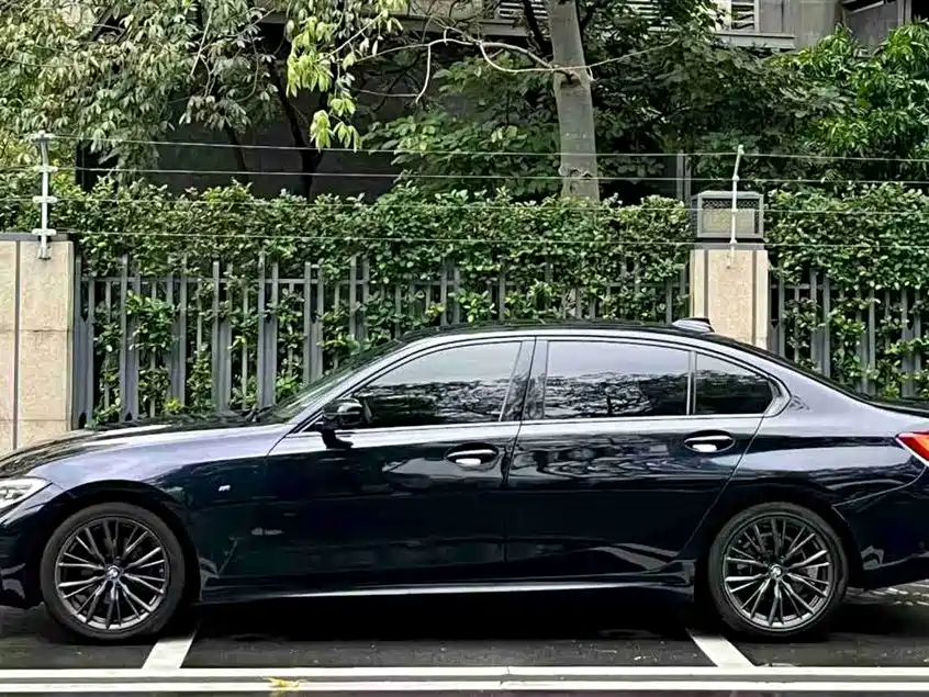 BMW 3 Series 2022 325Li M Sport Shadow Edition фото 2