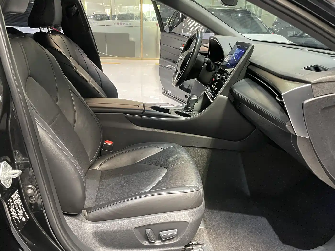 Toyota Avalon 2022 2.0L Luxury Edition фото 5