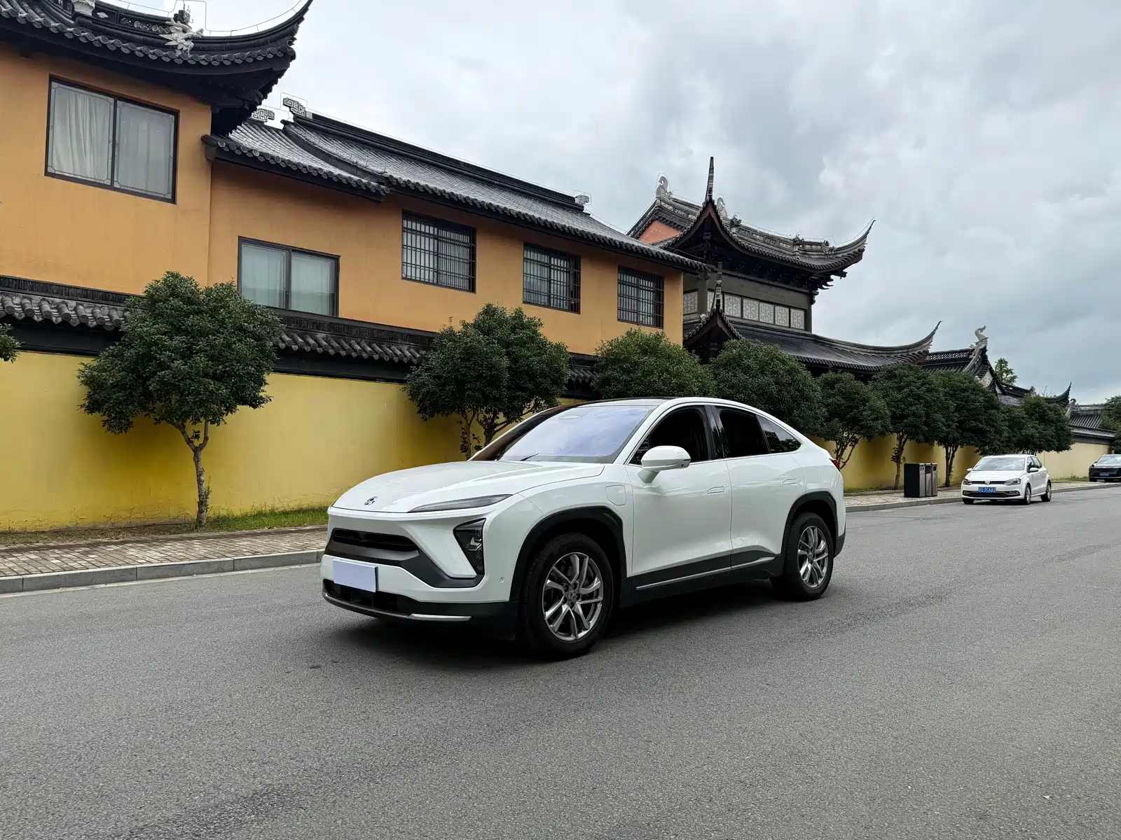 Фото 1 - NIO EC6