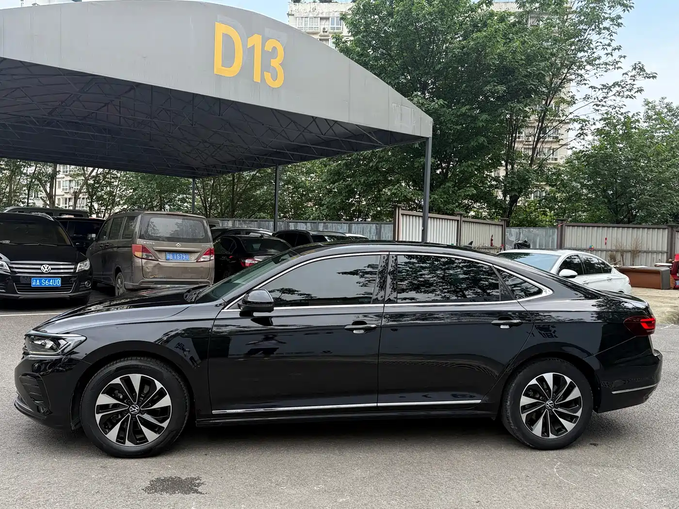 Volkswagen Passat 2023 330TSI Elite Edition фото 4