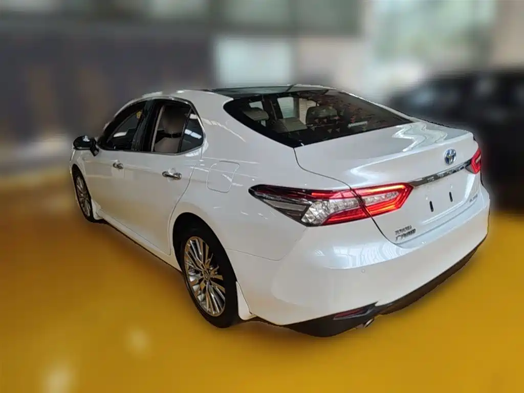 Toyota Camry 2018 Hybrid 2.5HG Luxury Edition фото 9