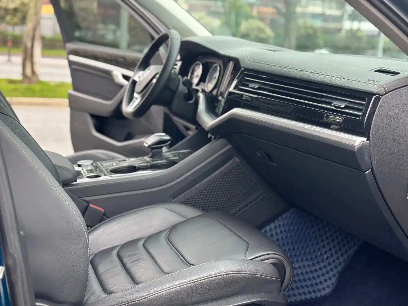 Volkswagen Touareg 2019 2.0TSI Pilot Edition China VI фото 7