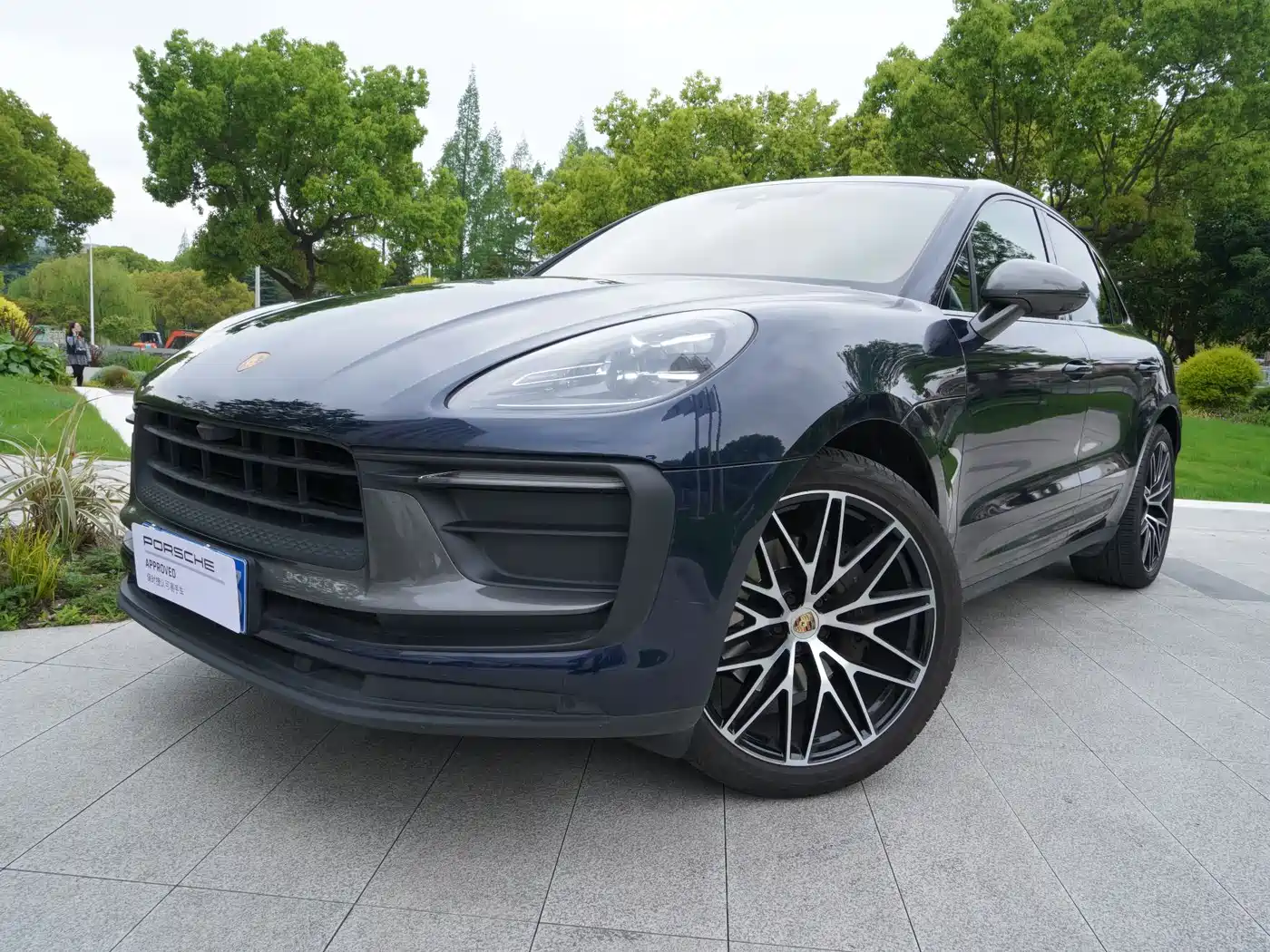 PORSCHE MACAN