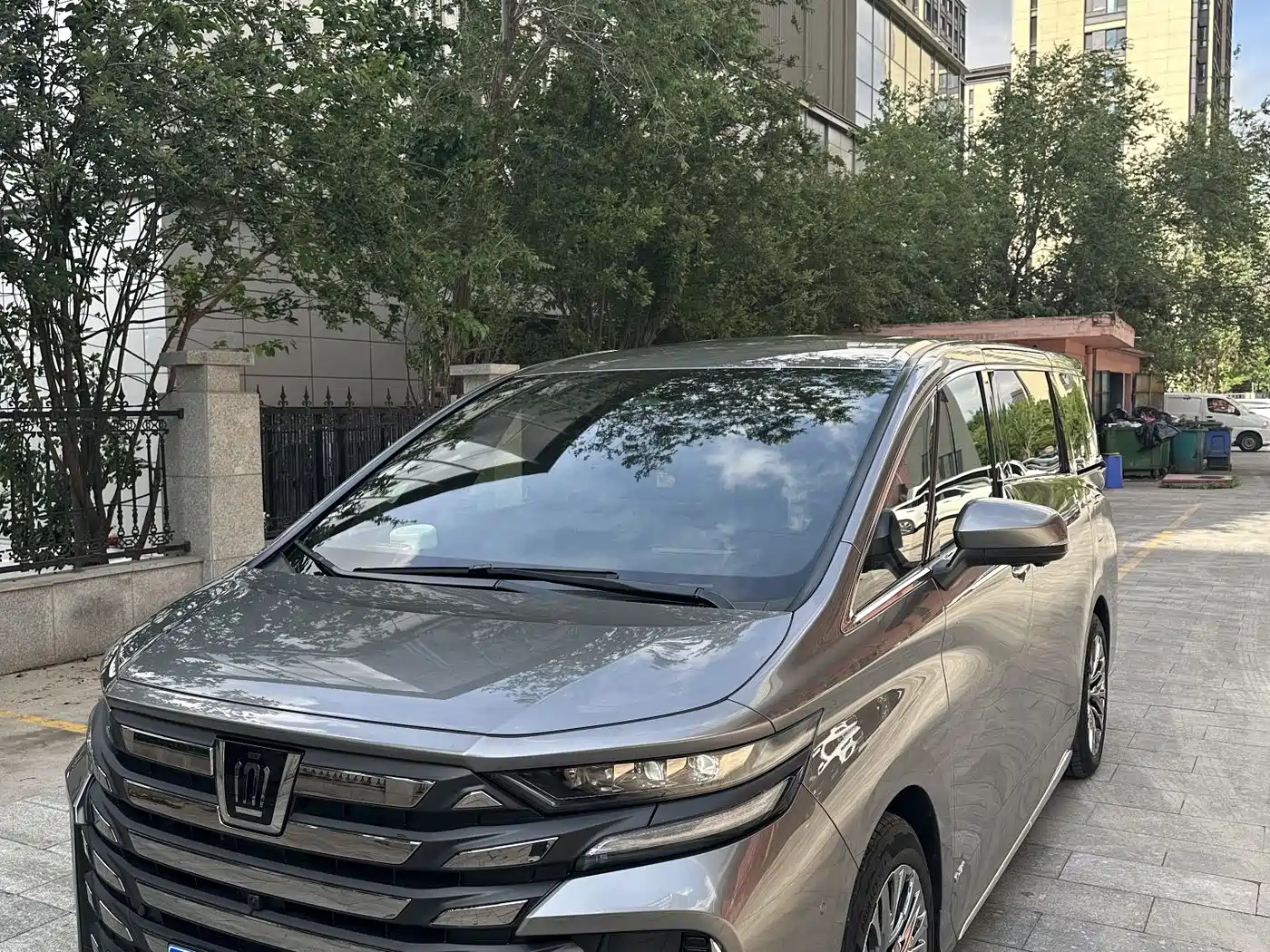 Toyota Vellfire 2024 Crown Hybrid 2.5L Executive Premium Edition фото 2