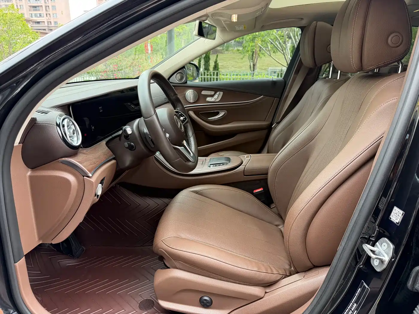 Mercedes-Benz E-Class 2020 E 300 L Fashion фото 7