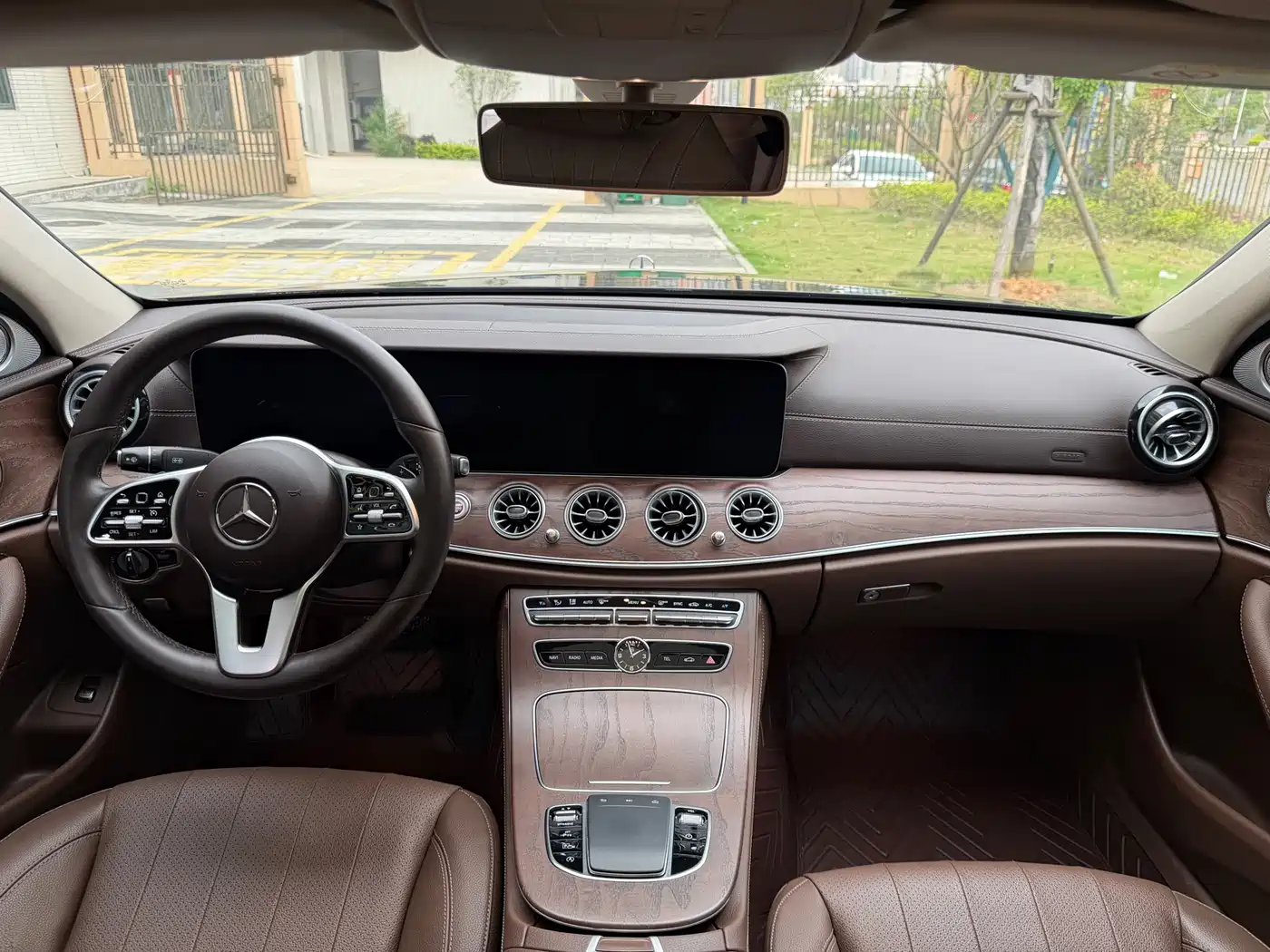 Mercedes-Benz E-Class 2020 E 300 L Fashion фото 9