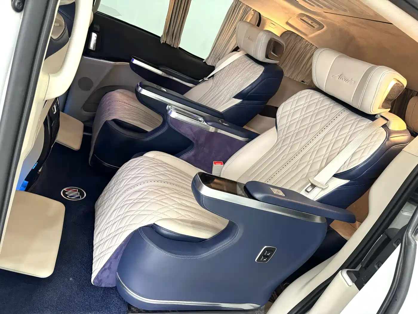 Buick GL8 2022 Land Business Class 652T Comfort фото 19