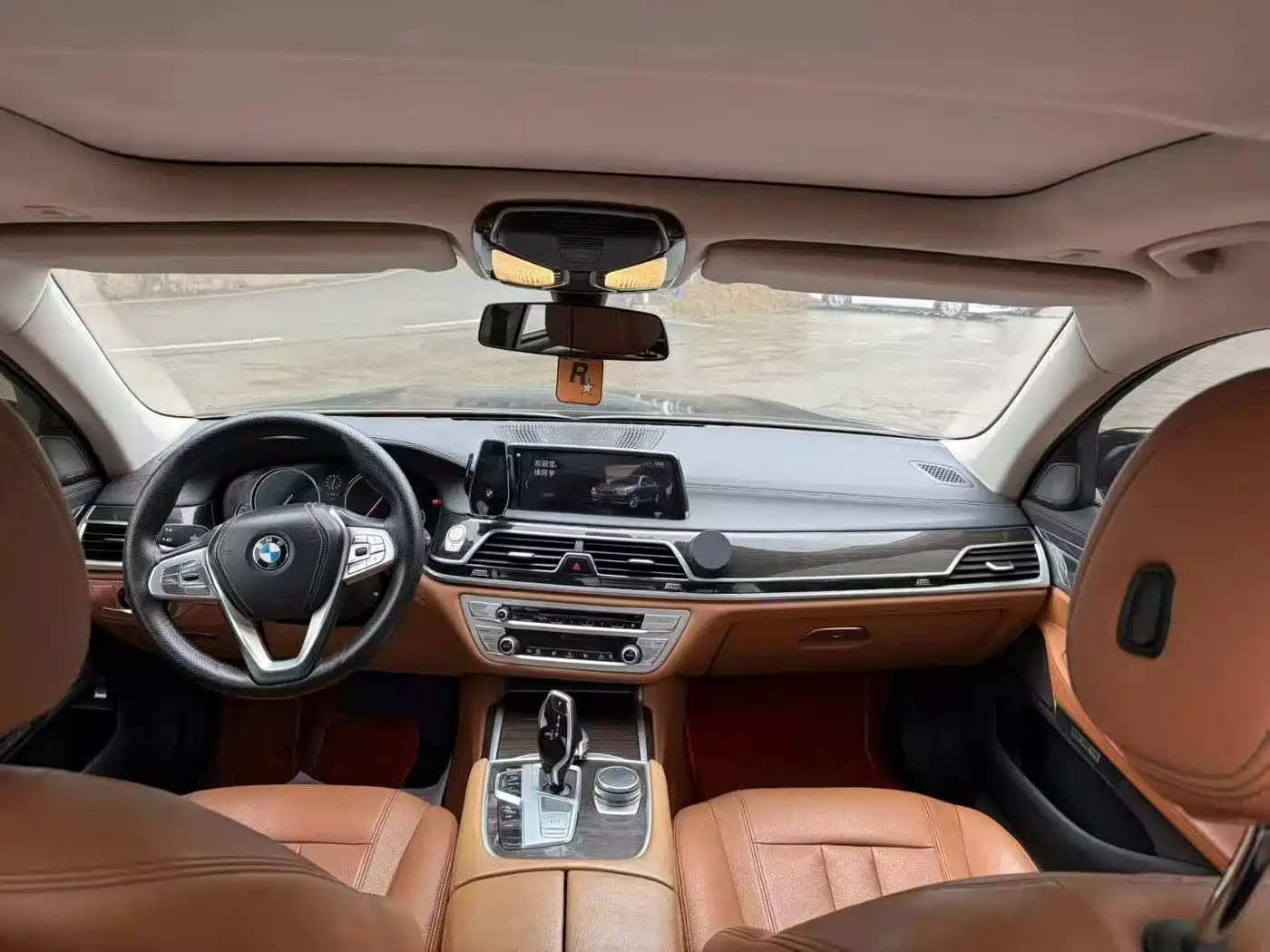 BMW 7 Series 2016 730Li Leading фото 2