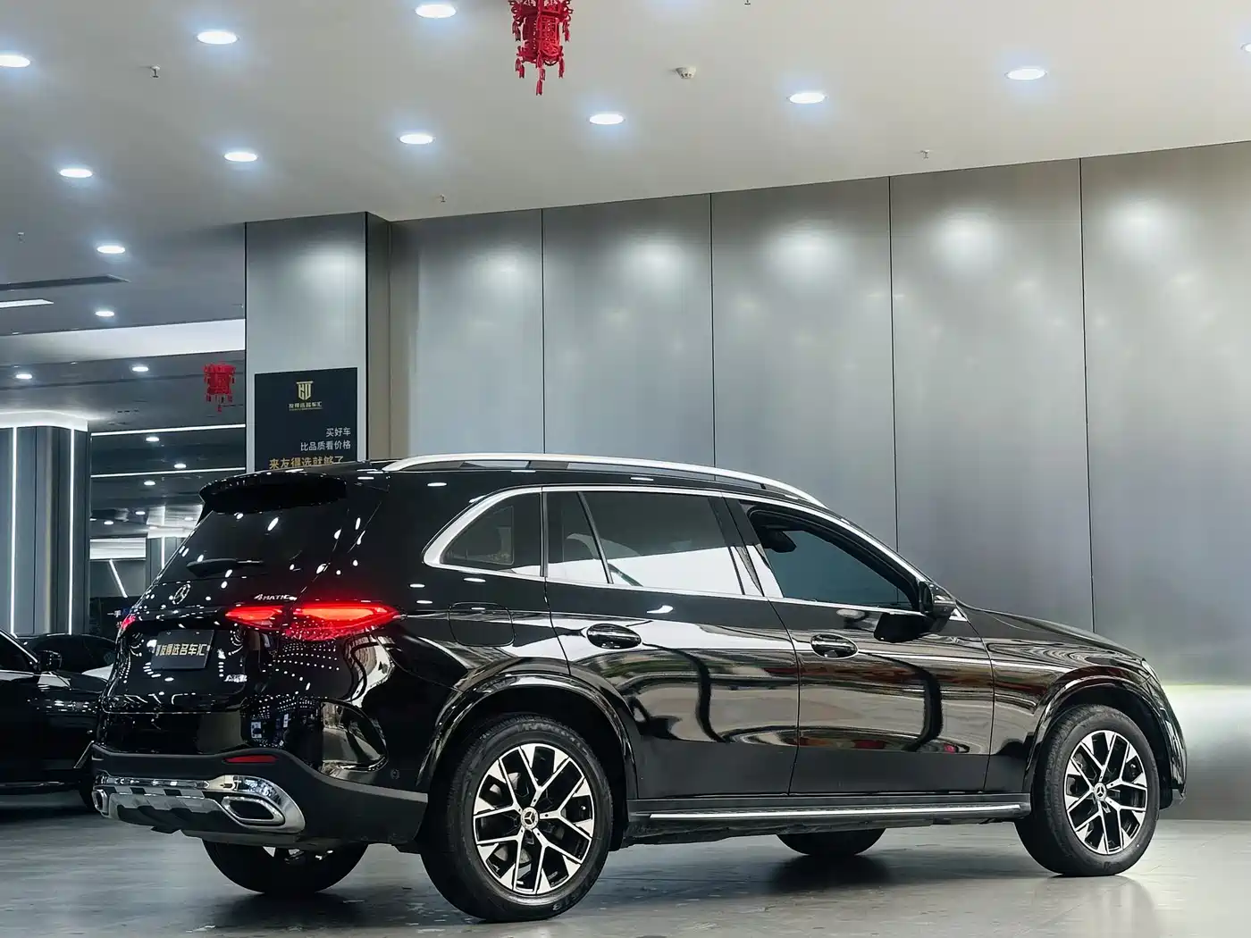 Mercedes-Benz GLC 2023 GLC 260 L 4MATIC Luxury 5-Seater фото 7