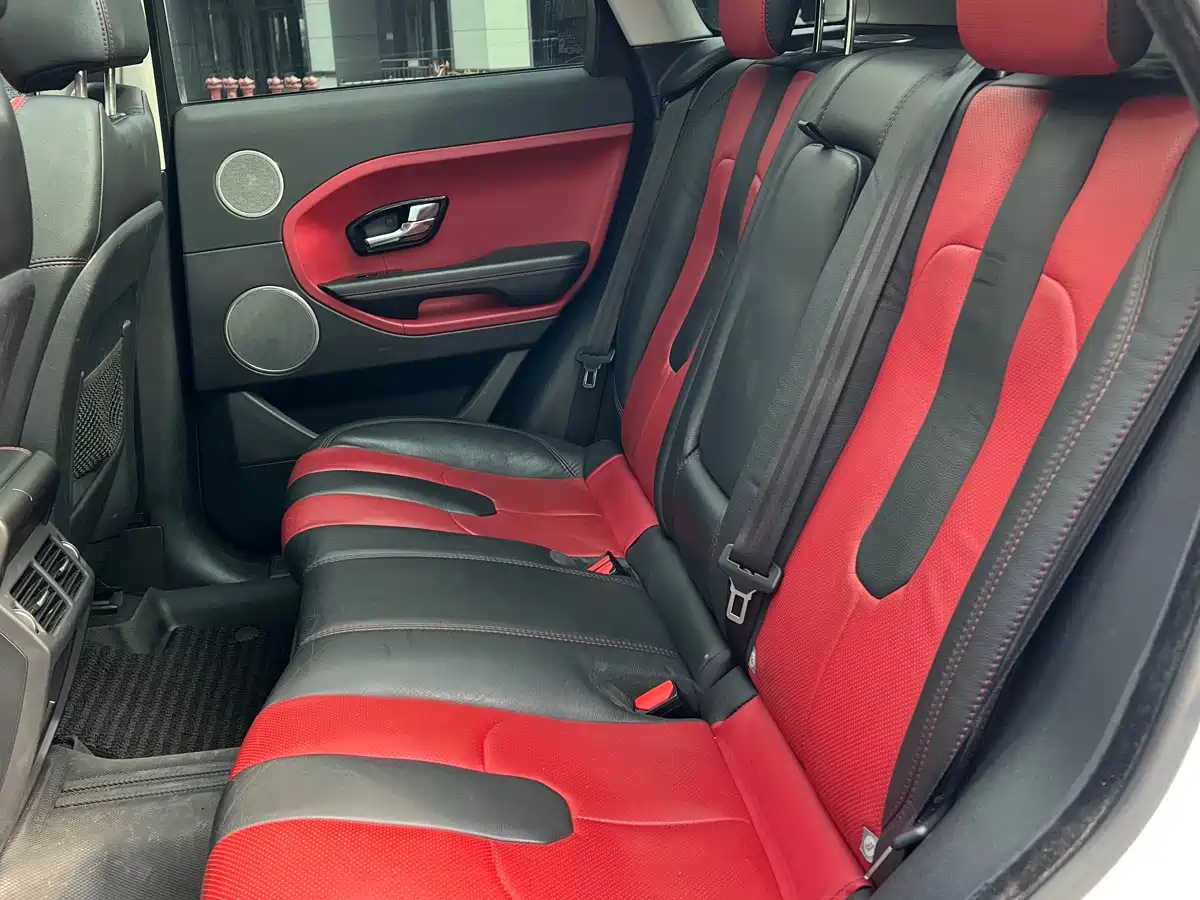 Land Rover Range Rover Evoque (Import) 2013 2.0T 5-Door Spark Limited Edition фото 10