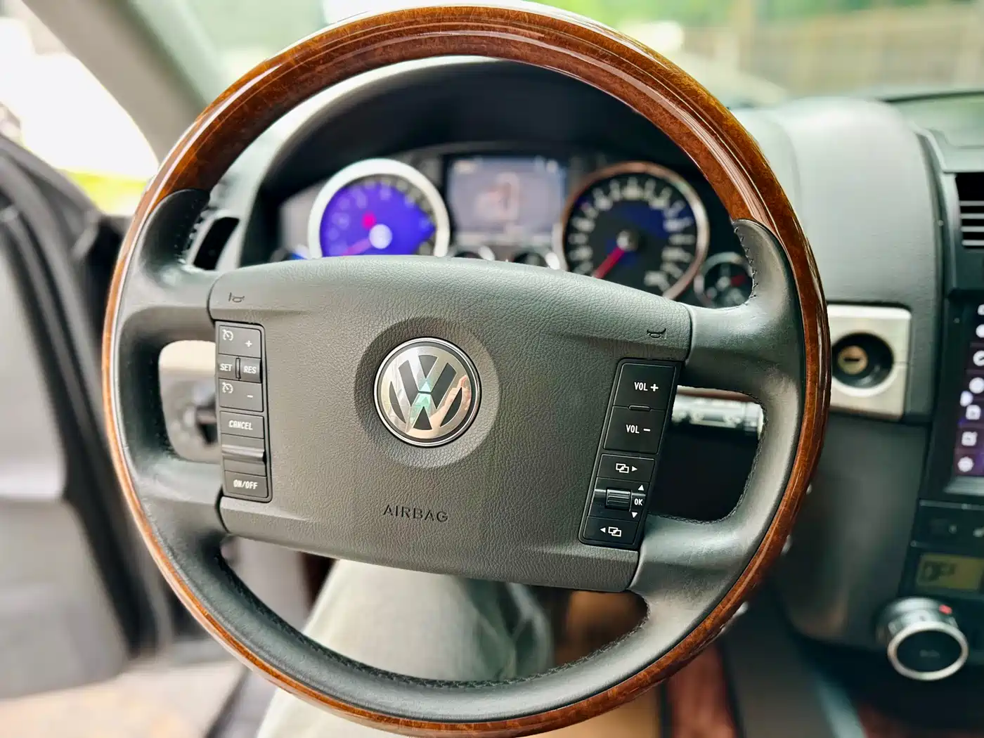 Volkswagen Touareg 2010 3.6 Limited Top Edition фото 21