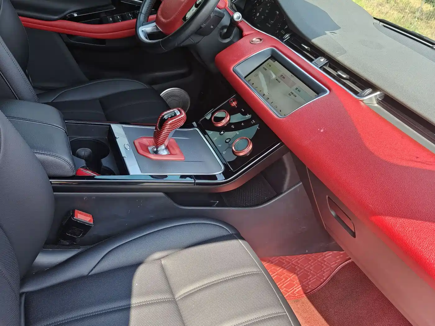 Land Rover Range Rover Evoque 2020 249PS Youth Edition фото 10