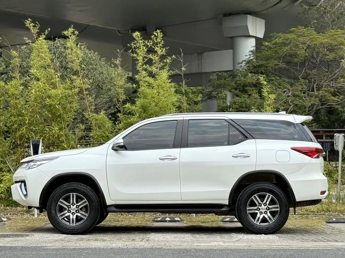 Toyota Fortuner 2016 2.7L Middle East Edition фото 7