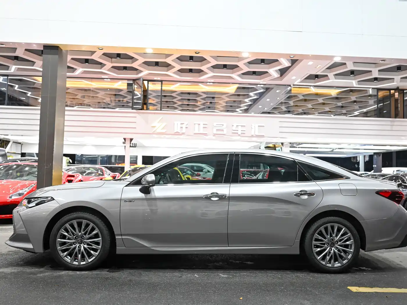 Toyota Avalon 2024 Hybrid 2.0L Luxury Edition фото 3