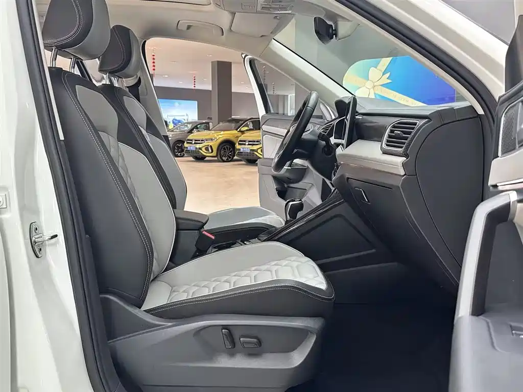 Volkswagen Tayron 2023 300TSI 2WD Luxury Plus Advanced Edition фото 9