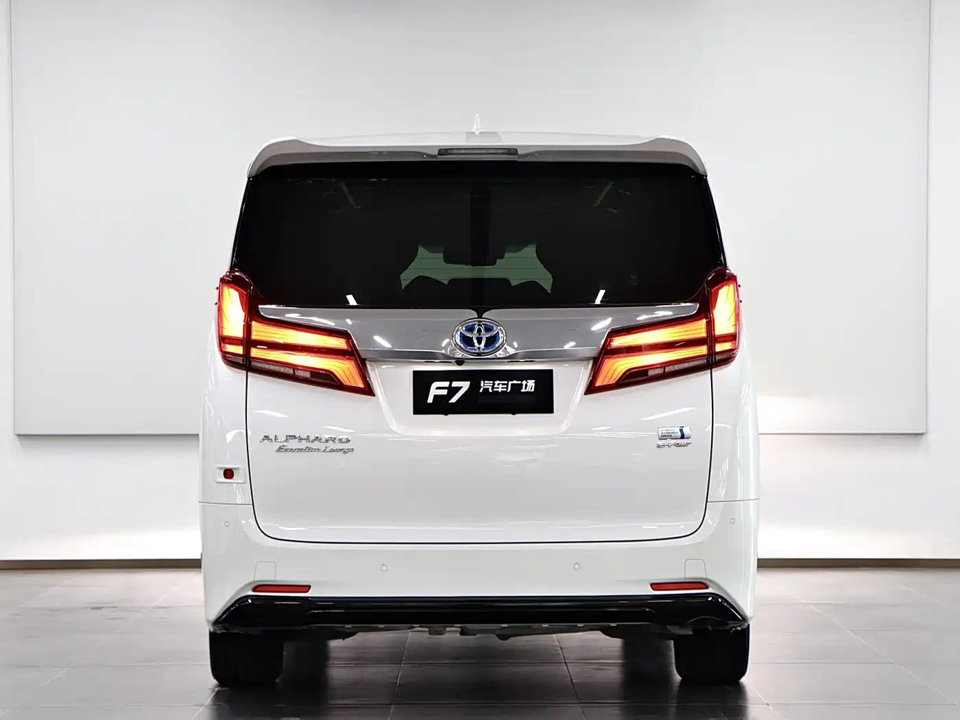 Toyota Alphard 2021 Hybrid 2.5L Premium фото 5