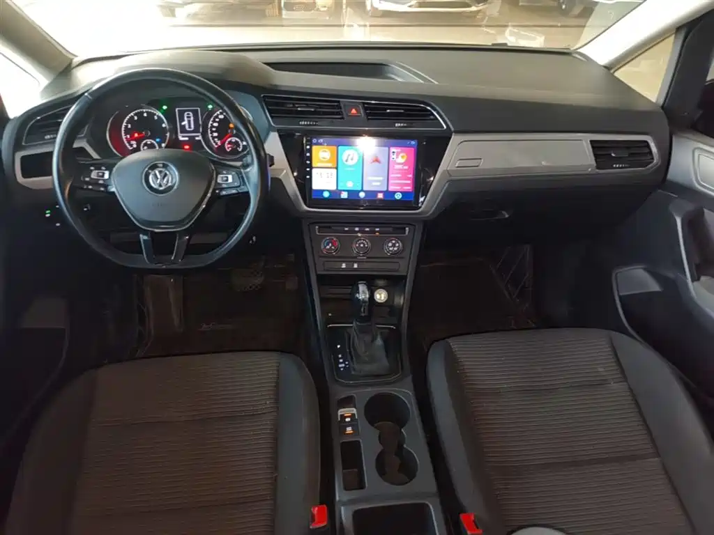 Volkswagen Touran 2016 Touran L 280TSI DSG Trendline фото 10