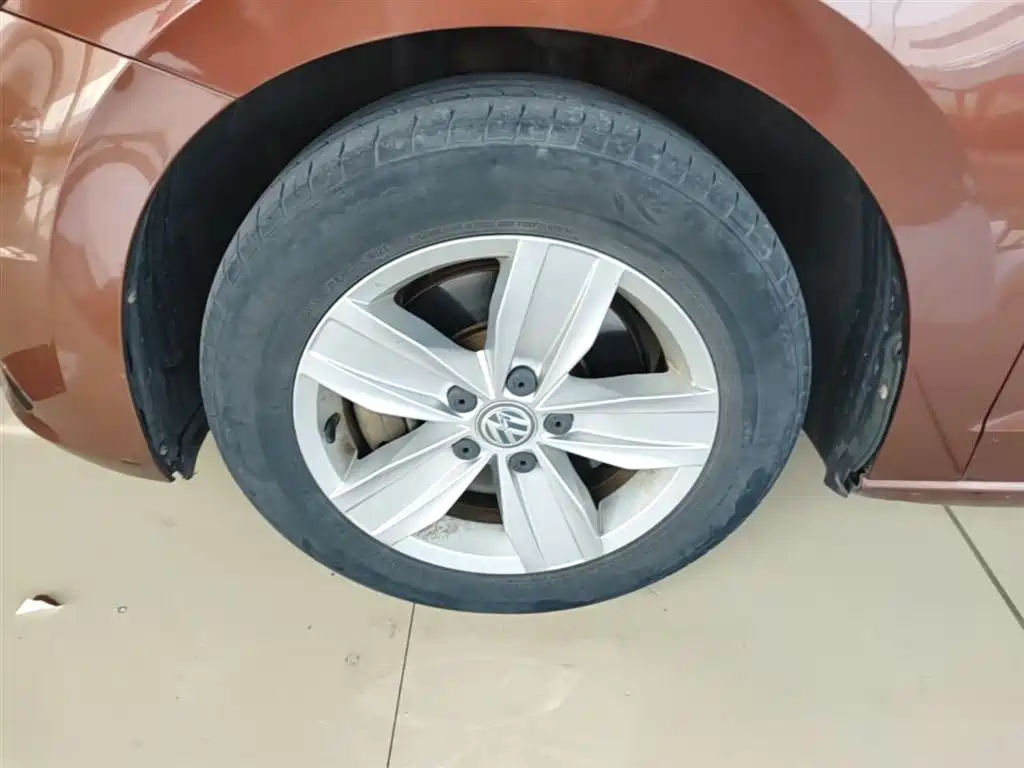 Volkswagen Touran 2016 Touran L 280TSI DSG Trendline фото 23