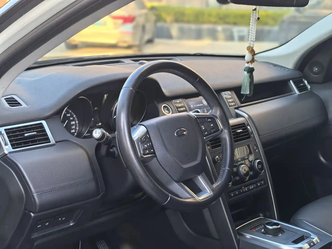 Land Rover Discovery Sport 2018 240PS SE Edition фото 8