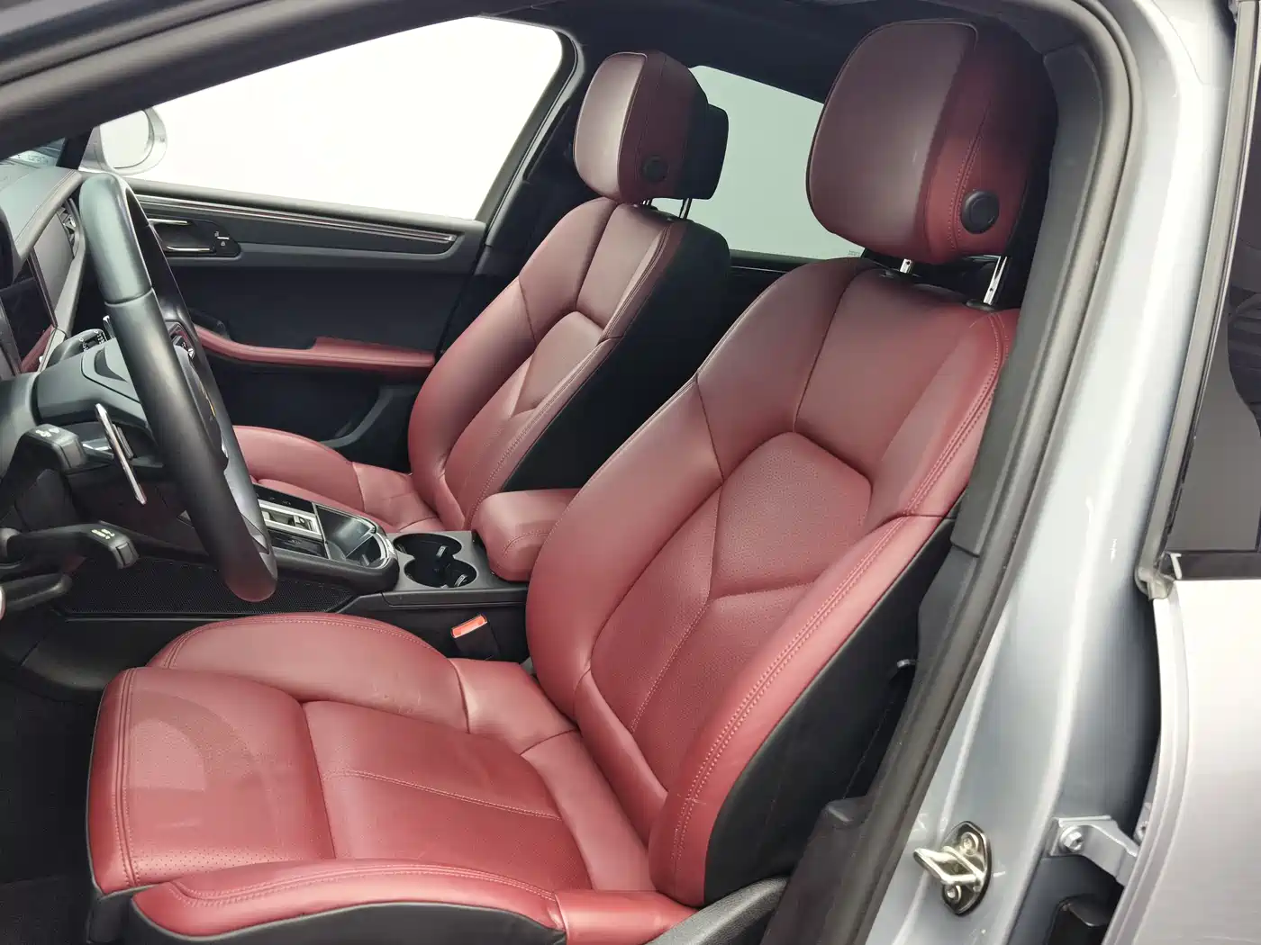 Porsche Macan 2022 Macan 2.0T фото 12
