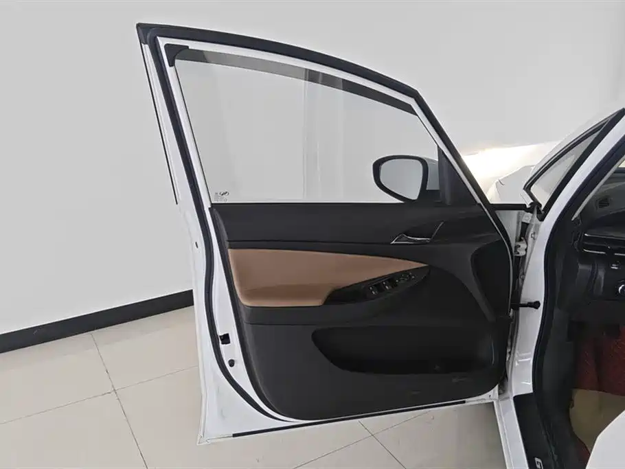 Buick GL6 2021 323T Mild Hybrid Connected Luxury фото 7