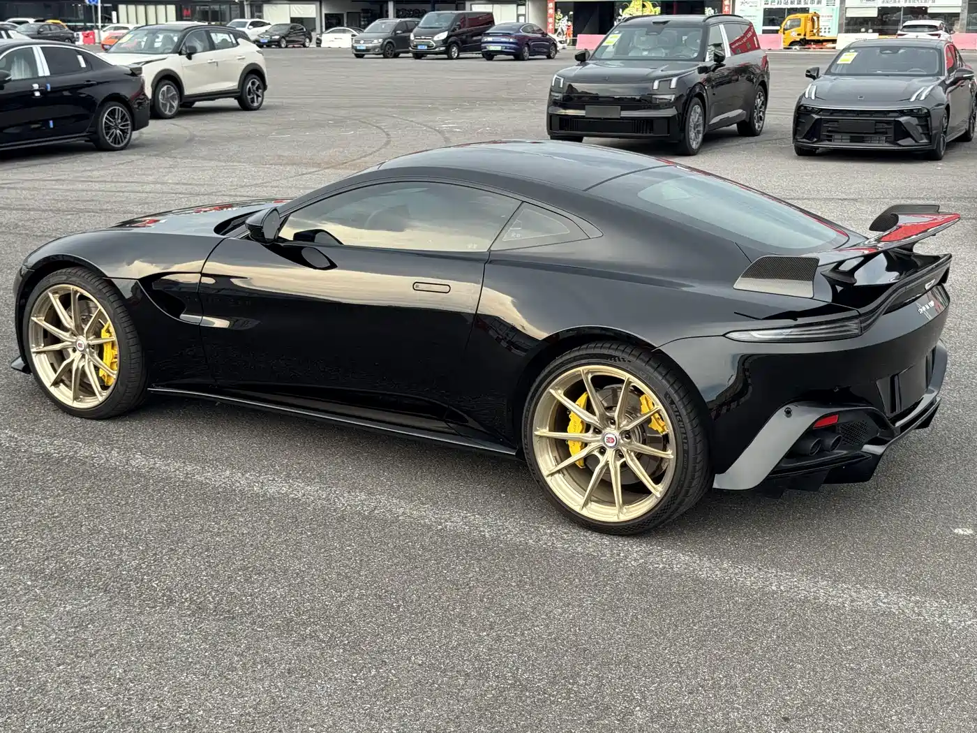 Aston Martin V8 Vantage 2020 4.0T V8 Coupe фото 3