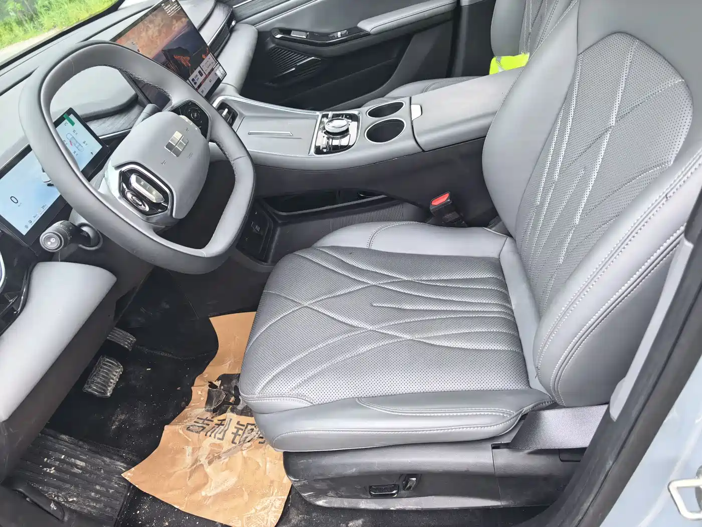 Geely Galaxy Galaxy L6 2025 EM-i 140km Explorer+ Edition фото 4