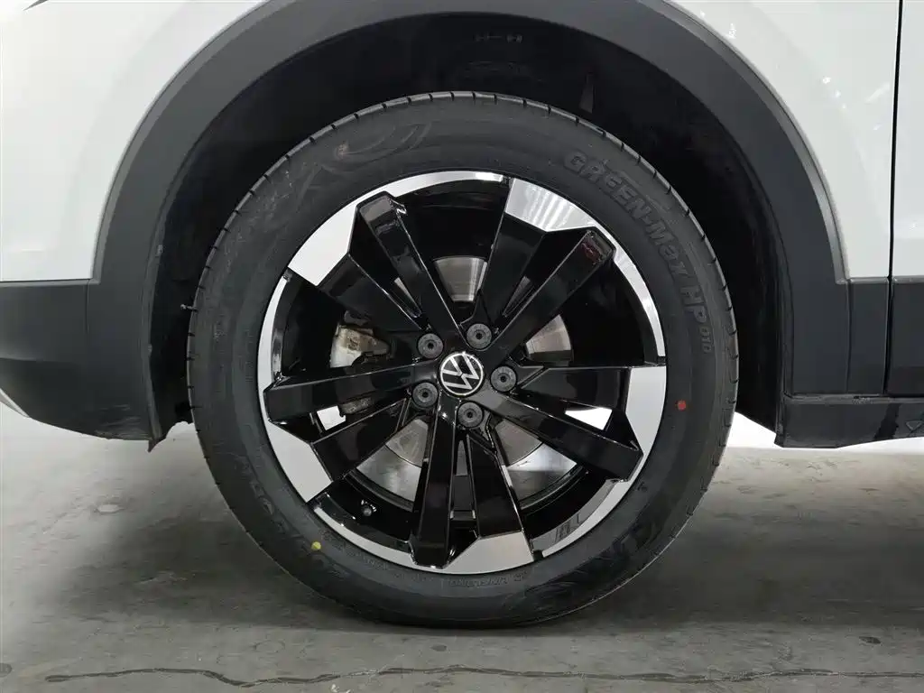 Volkswagen Tanying 2021 1.5L Automatic Smart Connect Edition фото 17