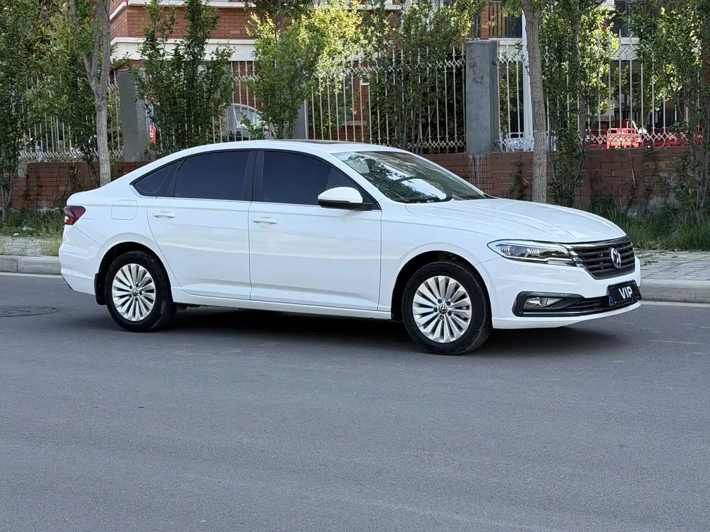Volkswagen Lavida 2022 1.5L Auto Comfort Edition фото 3
