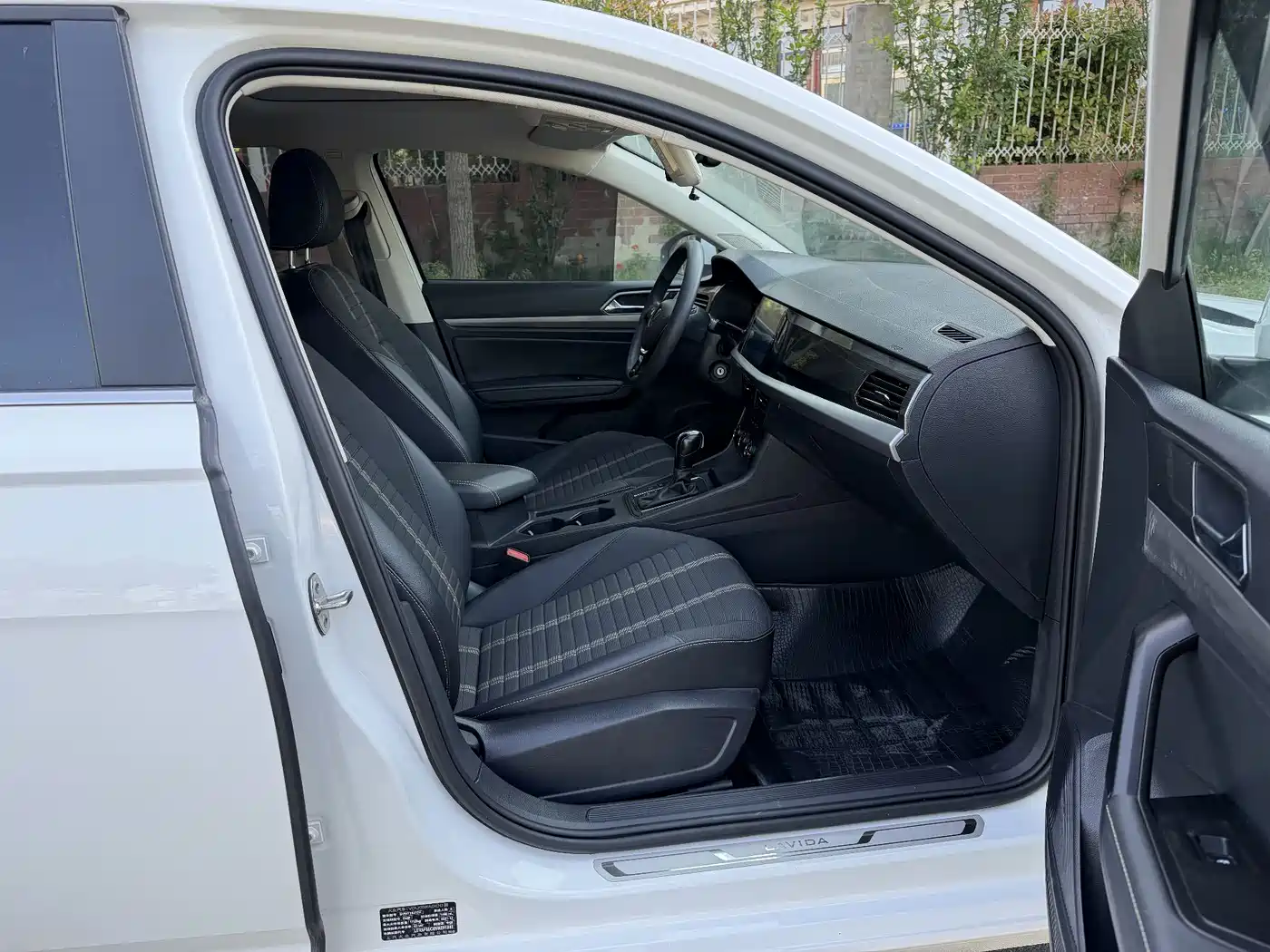Volkswagen Lavida 2022 1.5L Auto Comfort Edition фото 10