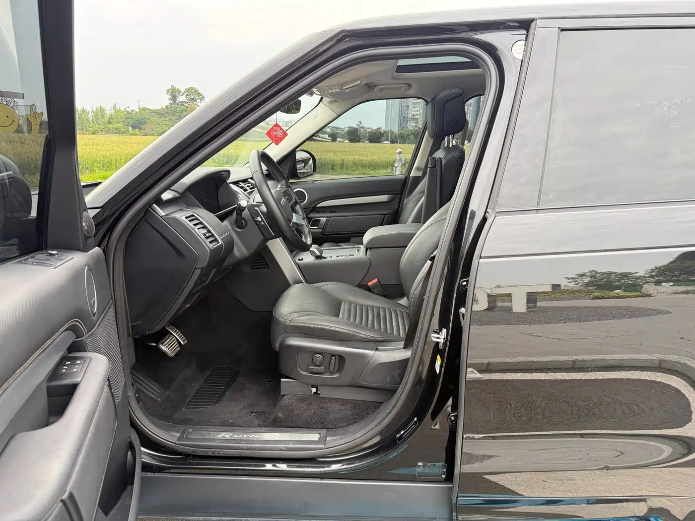 Land Rover Discovery 2021 360PS R-Dynamic SE фото 11