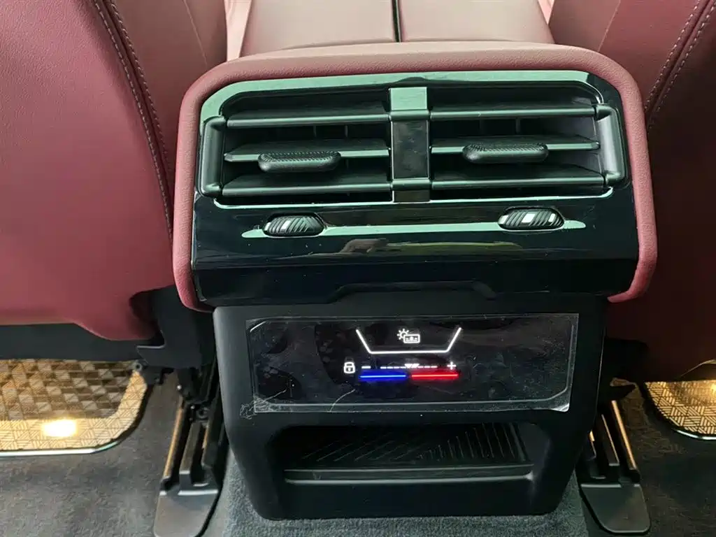 BMW 5 Series 2024 530Li Leading M Sport Package фото 21