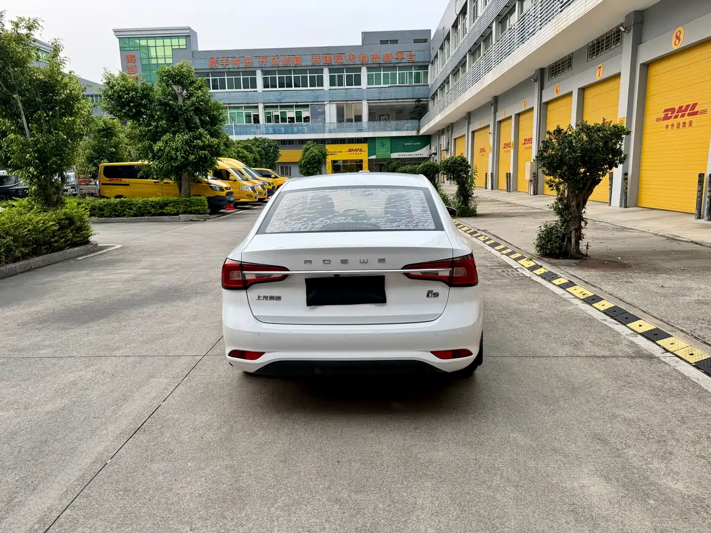 Roewe i5 2020 1.5L Automatic 4G Connected Premium Edition фото 4
