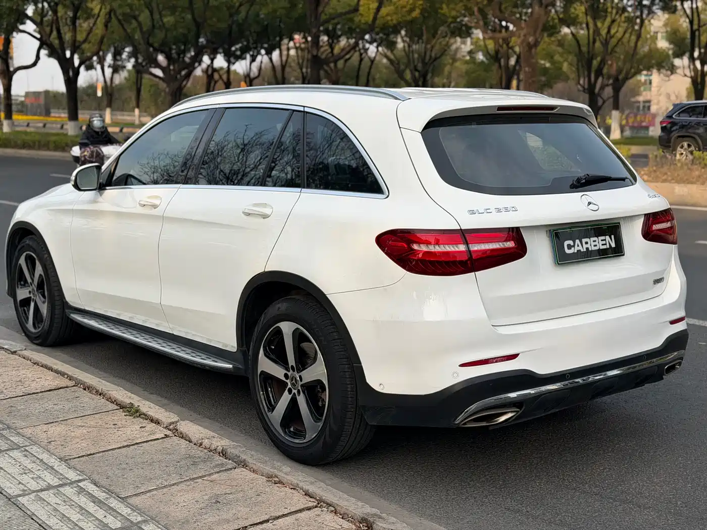 Mercedes-Benz GLC 2018 Facelift GLC 260 4MATIC Luxury фото 3