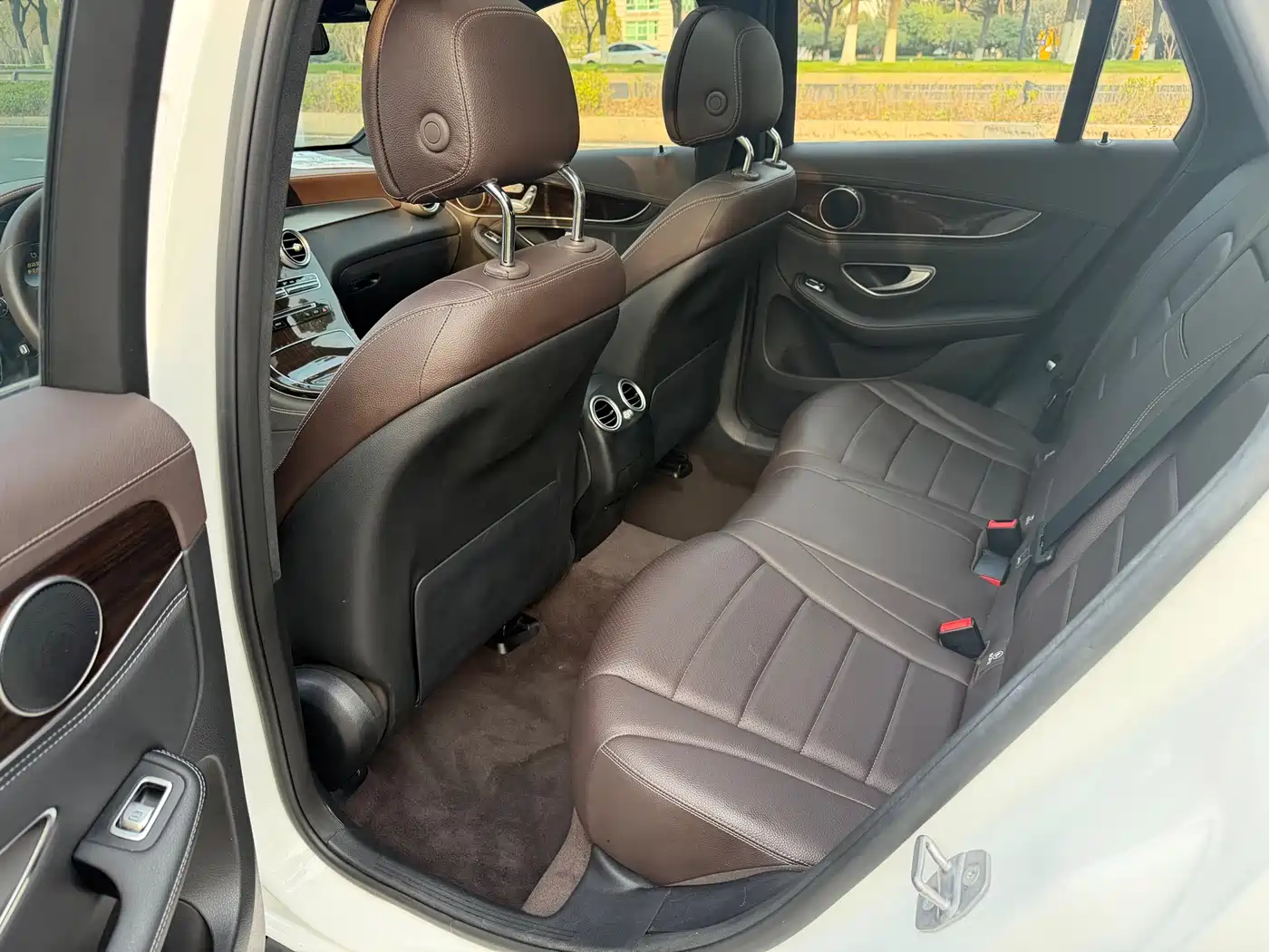 Mercedes-Benz GLC 2018 Facelift GLC 260 4MATIC Luxury фото 10