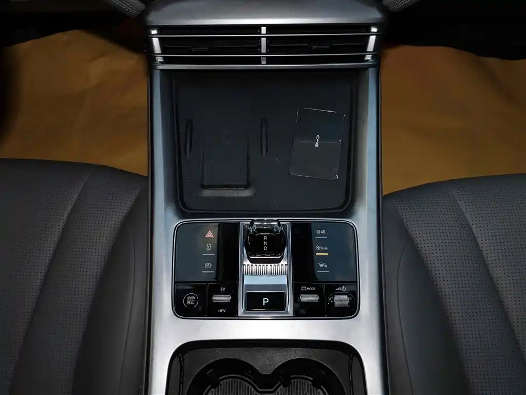 BYD Seal 2024 Glory Edition DM-i 1.5L 121km Luxury фото 13