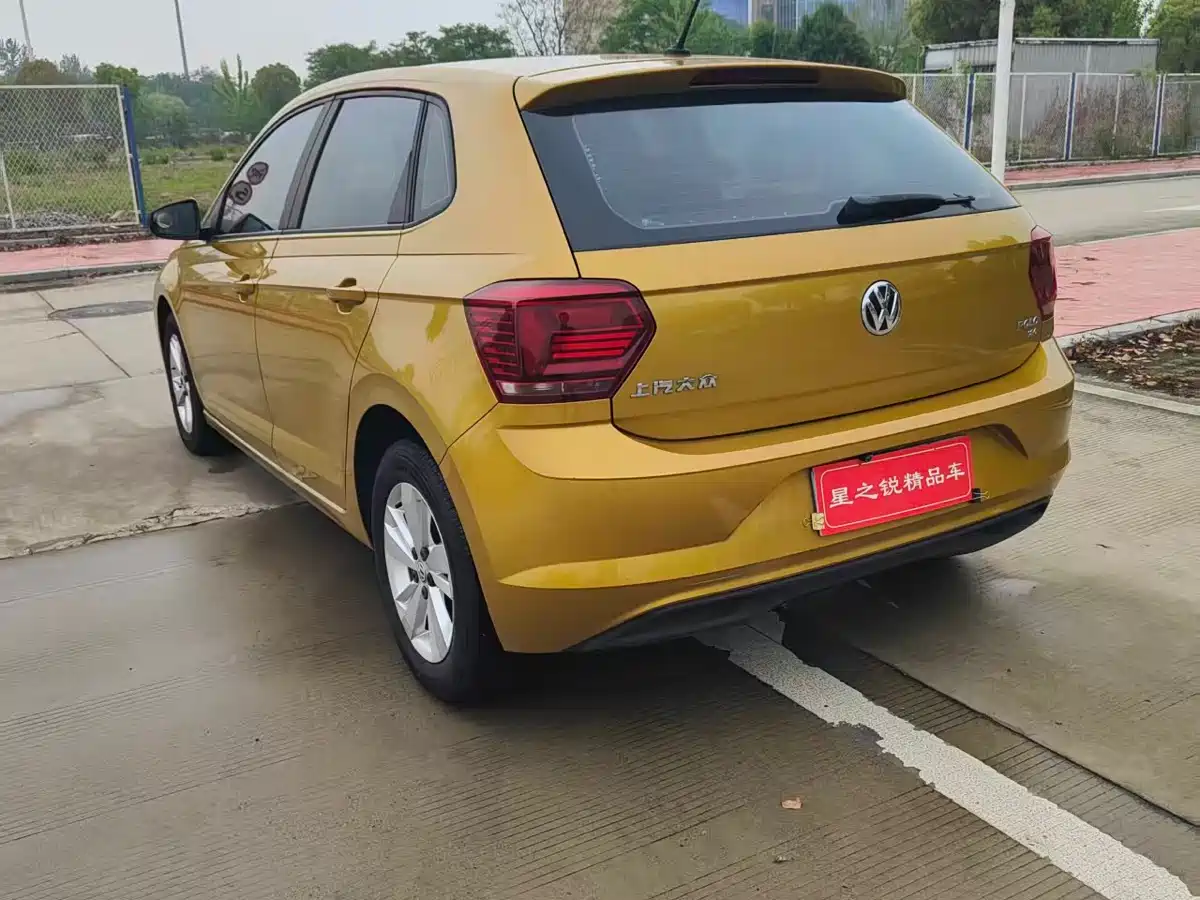 Volkswagen Polo 2019 Plus 1.5L Automatic Panorama Enjoyment Edition фото 6