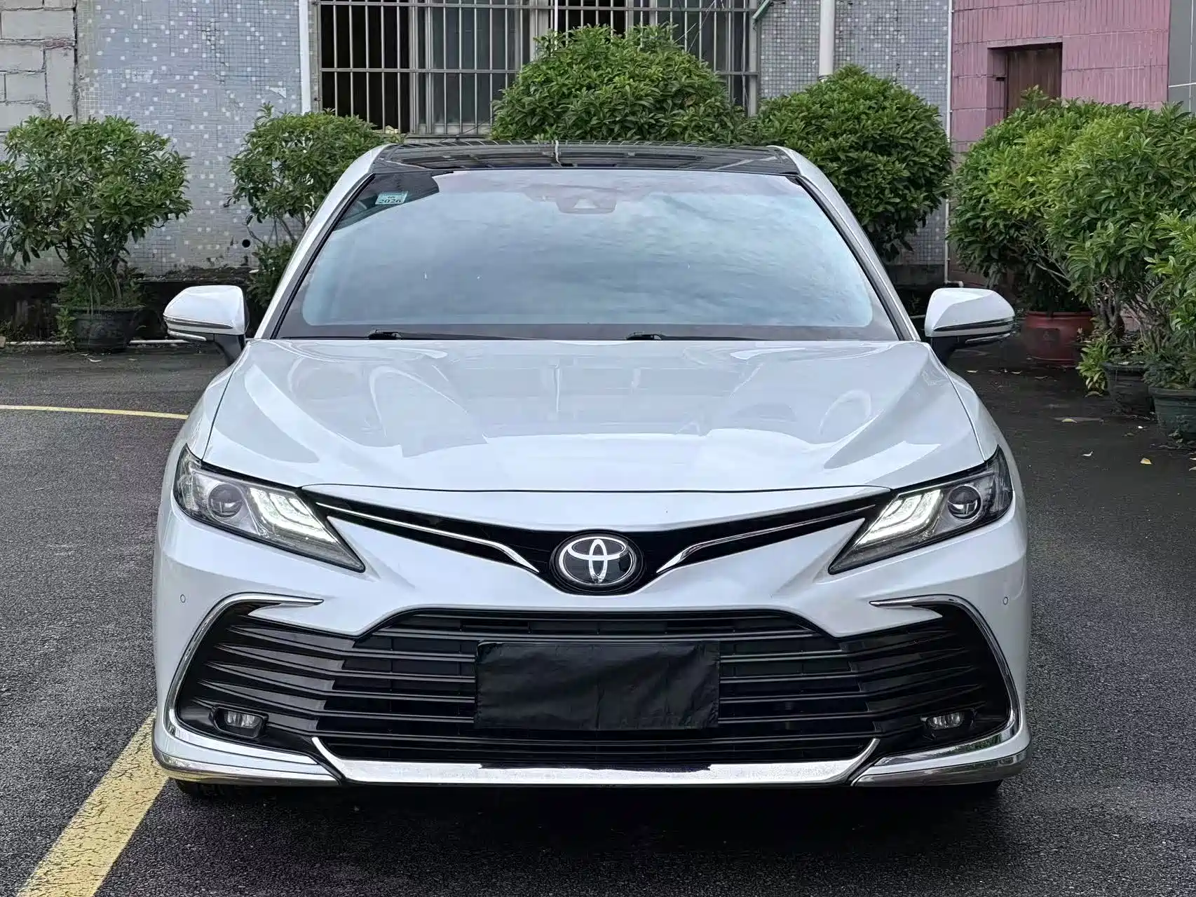 Фото 2 - Toyota Camry