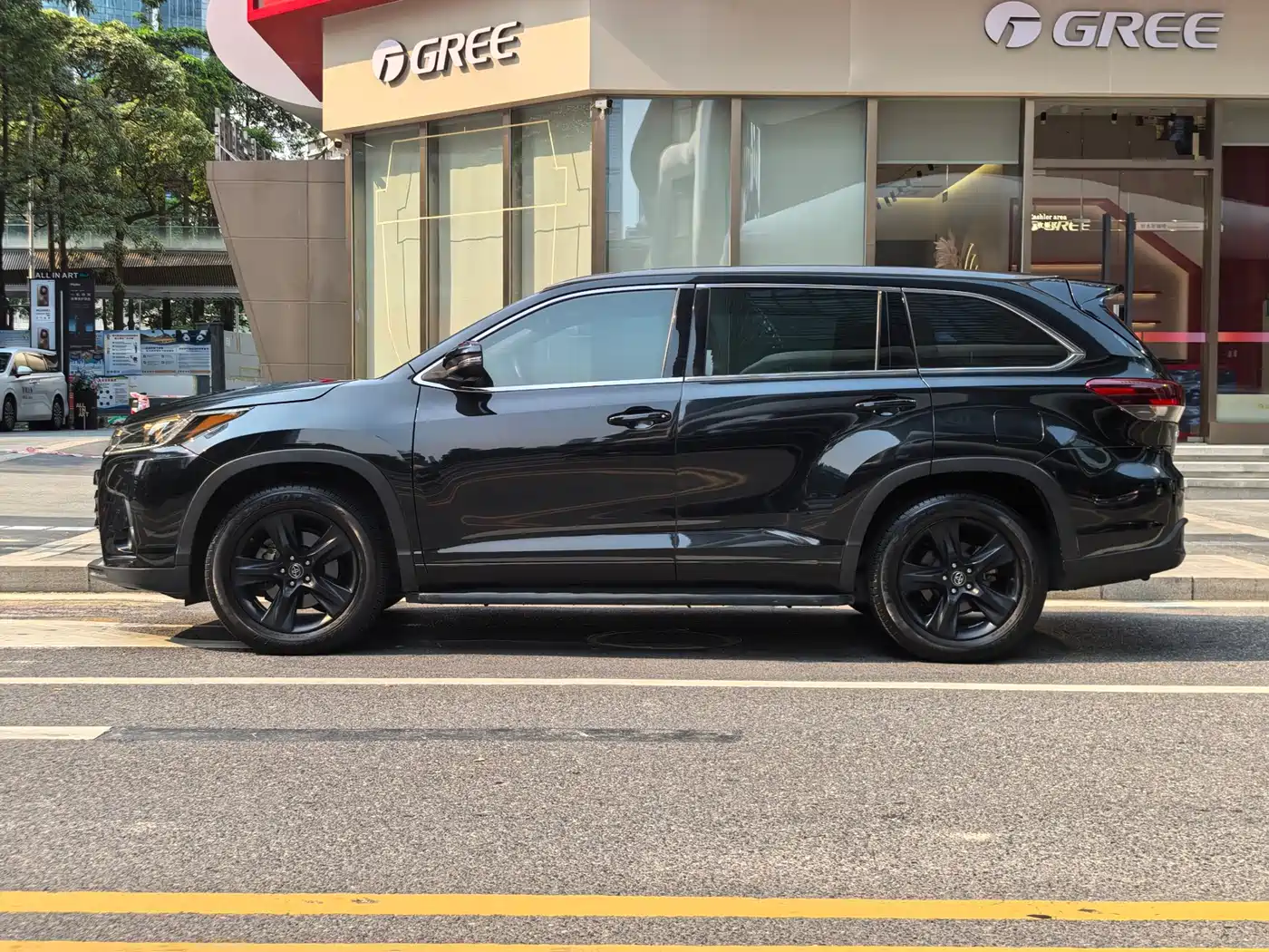 Toyota Highlander 2018 Model 2.0T 4WD Knight Edition 7-Seater China VI фото 4