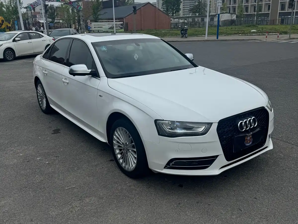 Фото 3 - Audi A4L