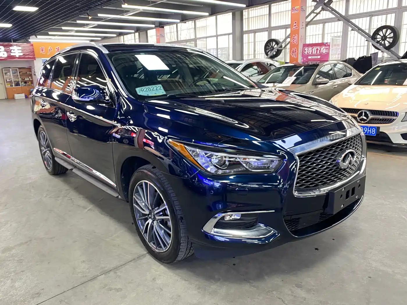 Infiniti QX60 (Import) 2020 2.5 S/C Hybrid 2WD Excellence Edition фото 3