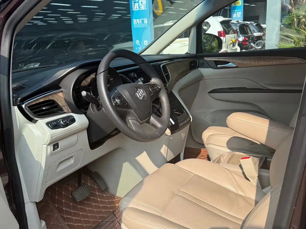 Фото 9 - Buick GL8
