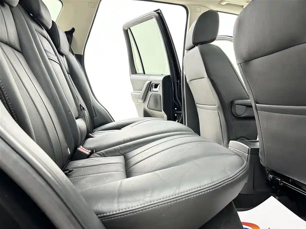 Land Rover Freelander 2 2013 2.0T Si4 SE Petrol Version фото 7